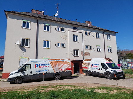 Izolace stropu zděného bytového domu v Jaroměři